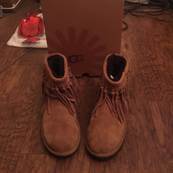 Ugg Wynona Fringe boot chestnut size 7 - Picture 1 of 6